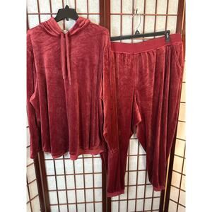 LIVI Two-piece velvet/velour red/cranberry lounge wear tunic and joggers 26/28